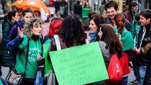 Los profesores interinos madrileños comenzarán a cobrar el verano en 2017