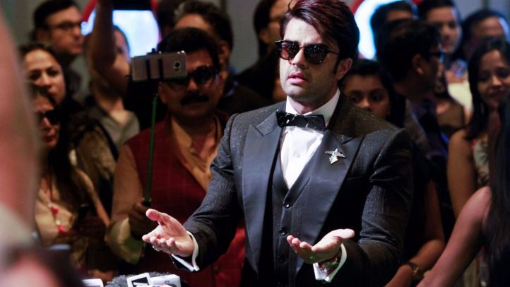 Manish Pons posa en la alfombra verde de los IIFA Awards 2016.