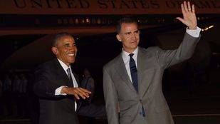 Felipe VI recibe a Barack Obama en la base de Torrejón