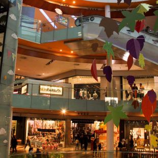 Piden derogar la libertad de horarios comerciales por "ineficaz" y para facilitar la conciliación