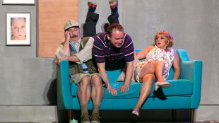 ‘A media luz los tres’… y al aire libre