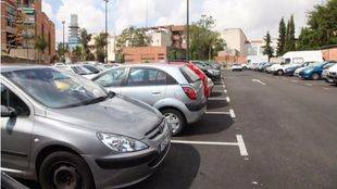 El Ayuntamiento aumenta y encarece la primera fase de su plan de aparcamientos disuasorios