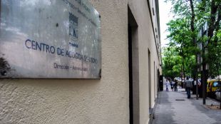 El Centro San Isidro para personas sin hogar, en situación crítica: tres operarios para atender a 268 usuarios