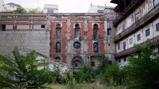 Los trabajos de consolidación del frontón Beti Jai se prolongarán hasta abril de 2017