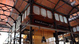 Dos edificios centenarios