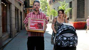 Los padres de Lobo denuncian que su hijo sigue sin tener su nombre registrado