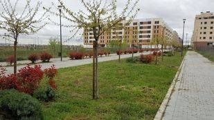 Vecinos de Getafe recogen firmas contra la instalación de una gasolinera