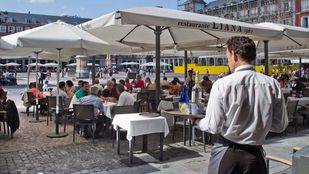 La Comunidad ultima los trámites para que las terrazas puedan abrir a las 8 de la mañana