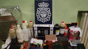 Detenidos dos hombres por estafas con billetes tintados