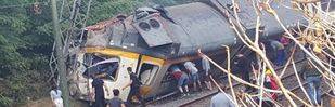 El descarrilamiento de un tren en Galicia deja al menos cuatro muertos y 49 heridos
