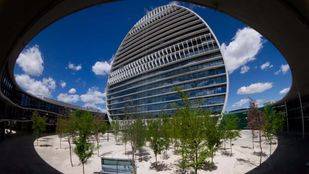 España: el crecimiento sigue más fuerte en las regiones más turísticas, pero sus riesgos también son mayores