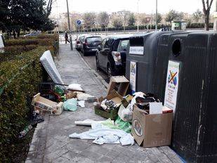 Carmena se replanteará la resolución de los contratos de limpieza según funcione el de basuras