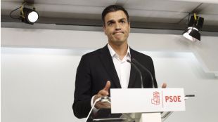Sánchez sugiere que dimitirá si el comité decide pasar a la abstención