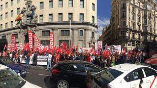 Cientos de personas se manifiestan en busca de un "convenio justo" para el sector de telemarketing