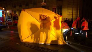 Un hombre muere atropellado por un coche de la Policía en Sol