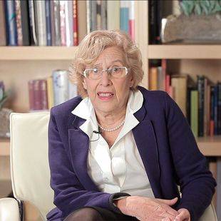 Carmena pasará la noche ingresada en observación en el hospital