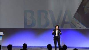 BBVA permite por primera vez en España abrir una cuenta bancaria con un 'selfie' y una llamada por videoconferencia
