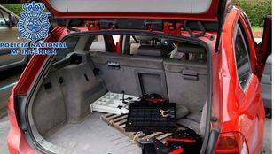 Dos detenidos por robar en cafeterías y salones de juegos por el método del 'alcantarillazo'