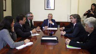 Comunidad y Ayuntamiento incrementarán la seguridad en el parque de Hortaleza para evitar que menores duerman en la calle