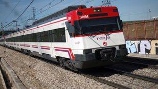 Renfe instalará desfibriladores en 37 estaciones de Cercanías