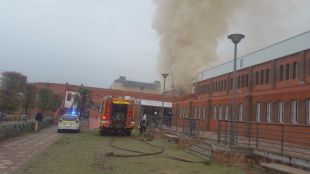Incendio en el Polideportivo El Torreón ubicado en el Camino de las Huertas.