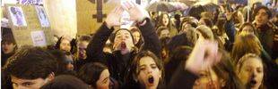 Cientos de personas piden que la violencia contra las mujeres sea una cuestión de Estado