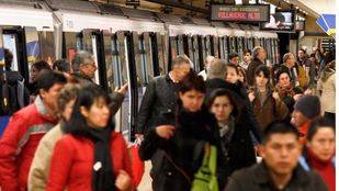 Empieza la campaña navideña en Metro con refuerzos del 50%