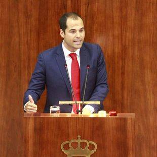 Aguado pide a Cifuentes que piense si quiere "cambiar" al alcalde de Alcorcón