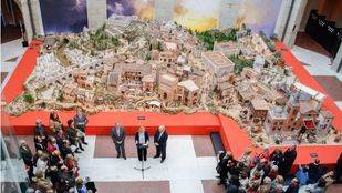 La Puerta del Sol se convierte en "el centro de la Navidad", con actividades y un Belén dedicado a Carlos III
