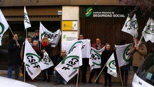 Protesta por la situación "precaria" de las oficinas de la Seguridad Social