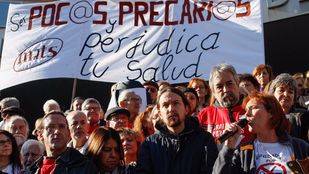 Pablo Iglesias participa en el encierro del 12 de Octubre para denunciar la precariedad laboral del personal sanitario