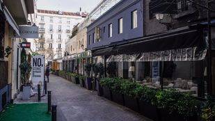 El Ayuntamiento precintará varias terrazas de la 'calle de la gastronomía' por problemas con las licencias