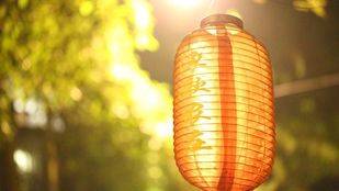 Madrid recibe al invierno con miles de farolillos en la noche más larga