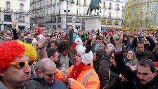 Casi un centenar de operarios limpiarán la Puerta del Sol tras las campanadas