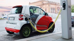 Las ventas de vehículos híbridos y eléctricos se duplican en Madrid durante 2016