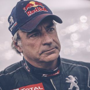 Carlos Sainz abandona el Dakar tras un aparatoso accidente