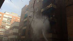 Muere una mujer en un incendio de una vivienda en Carabanchel