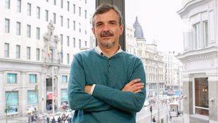 López pasa de portavoz a ocupar la última fila de escaños de la Asamblea