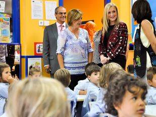 Cifuentes propone una bajada de tasas del 10% en Infantil y aumentar las becas escolares