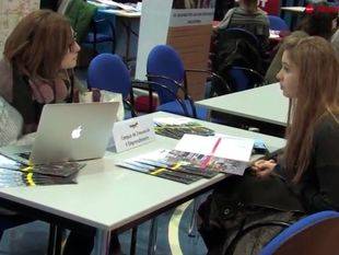 La universidad toma la escuela