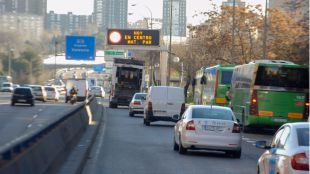 Madrid estudia limitar el tráfico según las emisiones si sube la contaminación