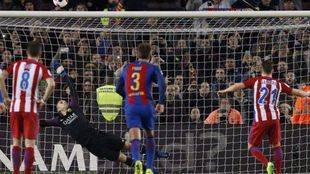 Un gran Atlético asusta al Barça pero le falta pegada para noquearle