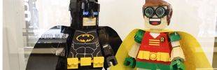 Batman llega a Fnac Callao con una exposición que recrea su universo a través de piezas Lego