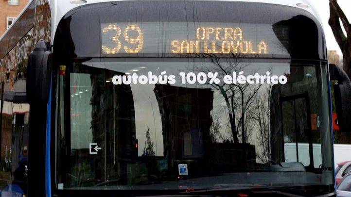 Presentación del autobús ecológico con tecnología cien por cien eléctrica