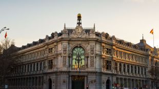 Renuncian los tres directivos del Banco de España investigados por el caso Bankia