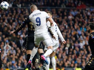 Un Madrid de menos a más remonta a un Nápoles de más a menos