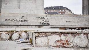 El Consorcio de Transportes reparará la escalinata del franquista Arco de la Victoria