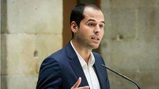 Aguado recrimina a Cifuentes que "comparte con Aguirre el mismo manual de respuestas de corrupción"