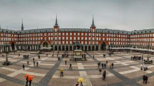 De ruta por la Plaza Mayor con motivo de su IV Centenario