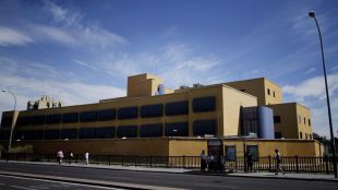 Un médico y una enfermera, a juicio por la muerte de una inmigrante en el CIE de Aluche